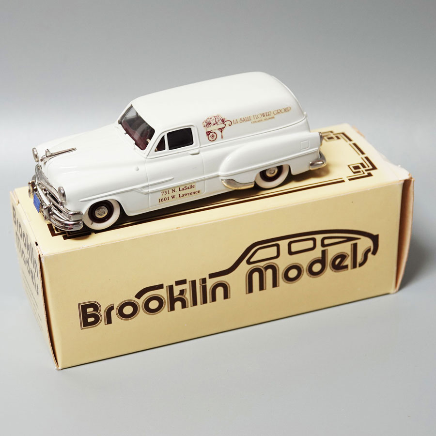Brooklin Models BRK 31X 1953 Pontiac Sedan La Salle Florist Brasilia Press USA