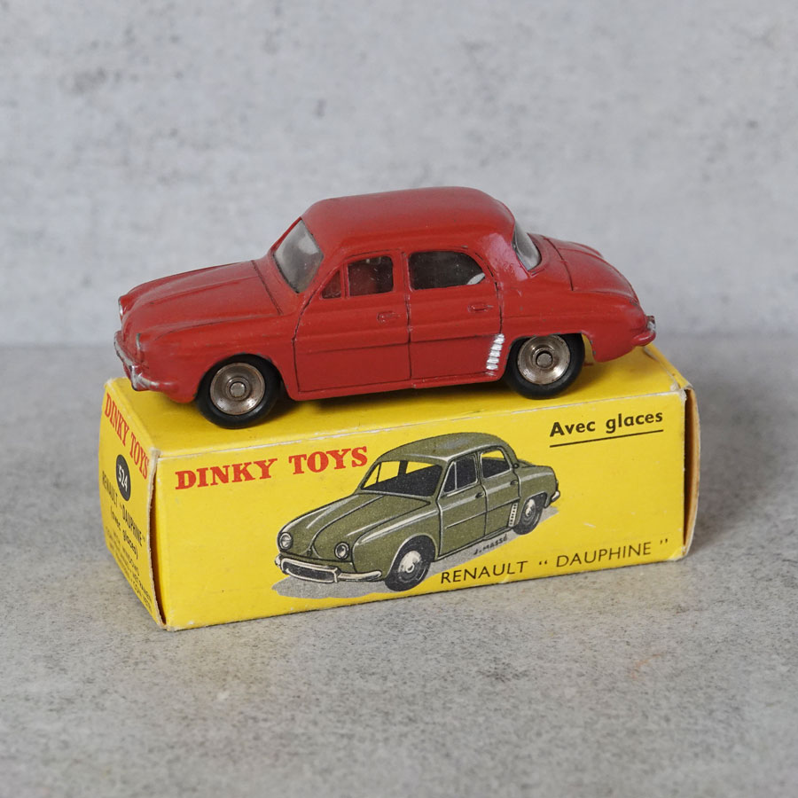 Dinky 524 Renault Dauphine Reddish Brown Concave Hubs